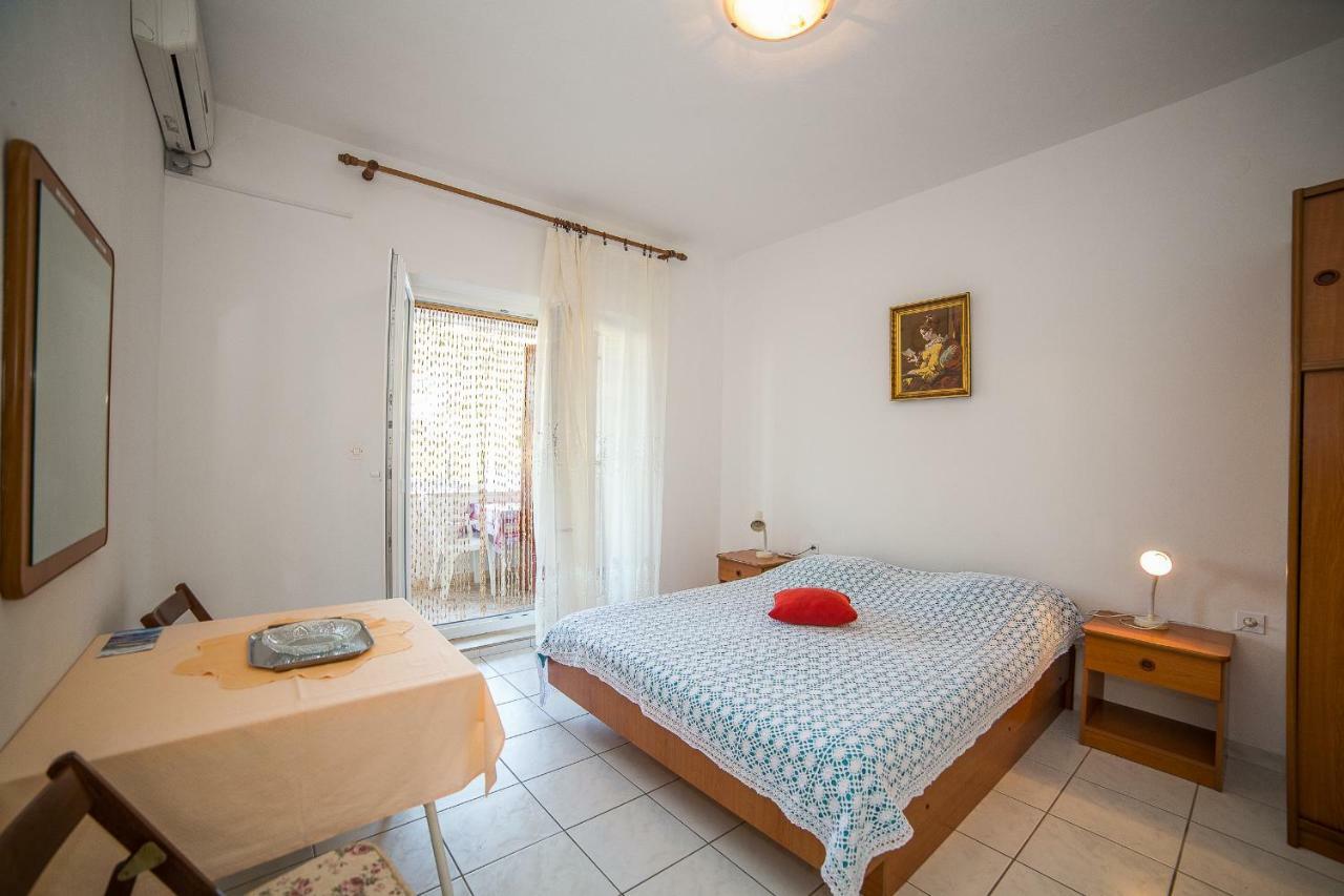 Apartmani Ina Povlja  Eksteriør bilde