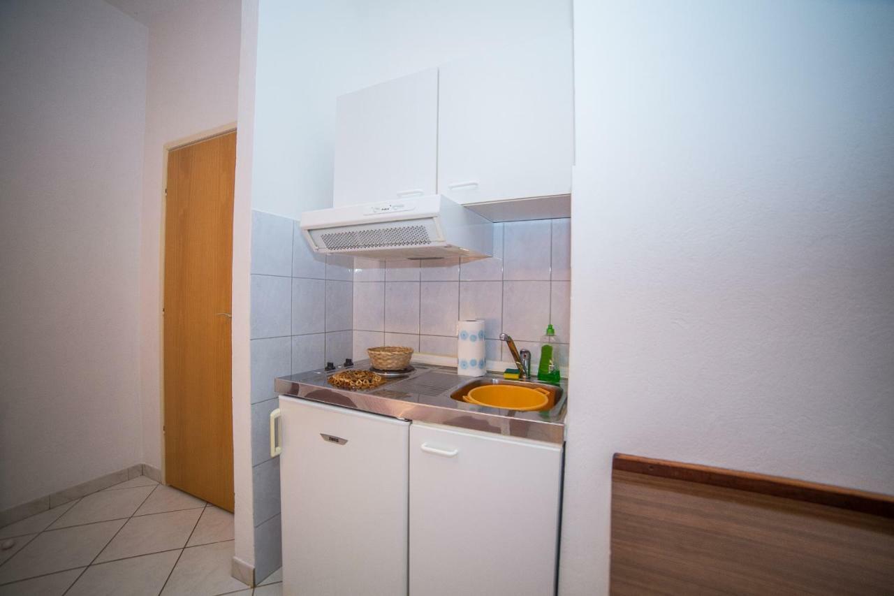 Apartmani Ina Povlja  Eksteriør bilde